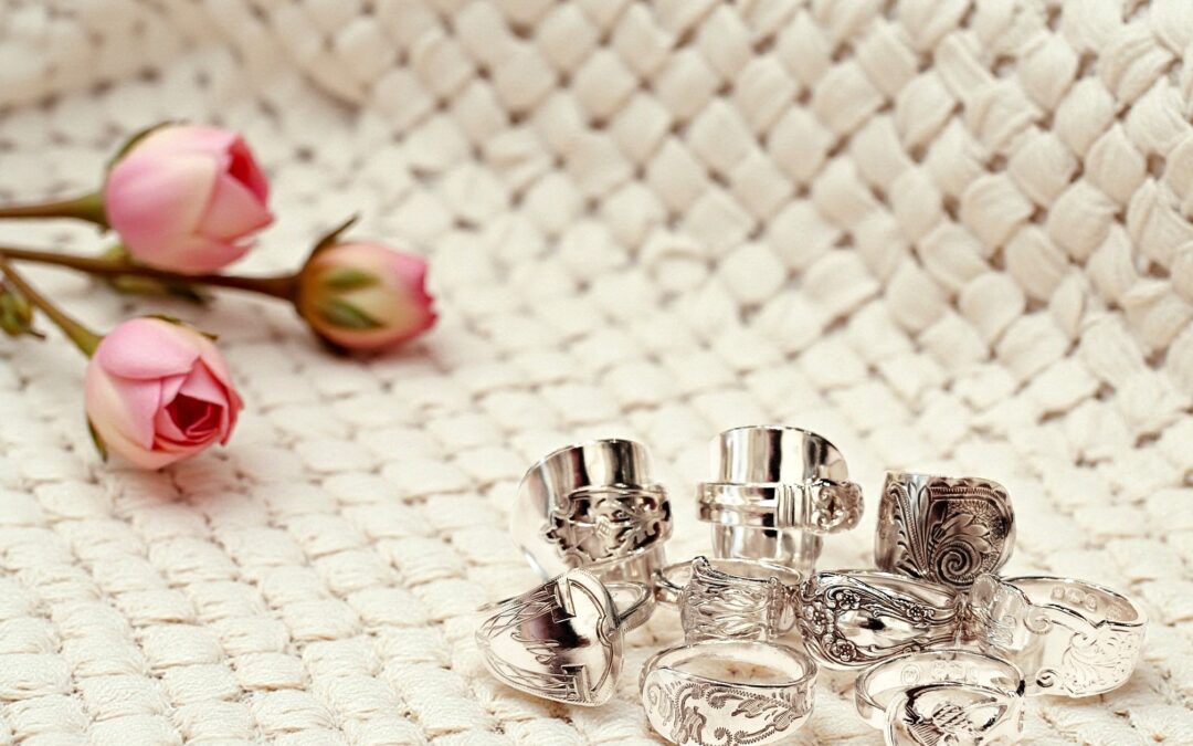 The history of spoon rings